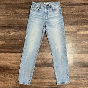 Levi’s Premium Light Wash Wedgie Jeans | Size 24